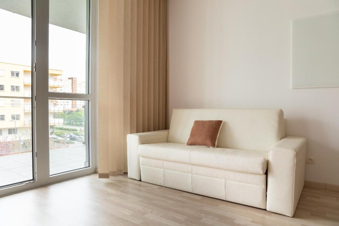 Great Tourist And Business Apartment Near Center Bratislava Exterior photo